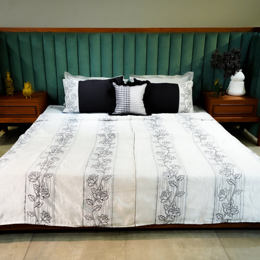 Rosebud Elegance Bed Cover